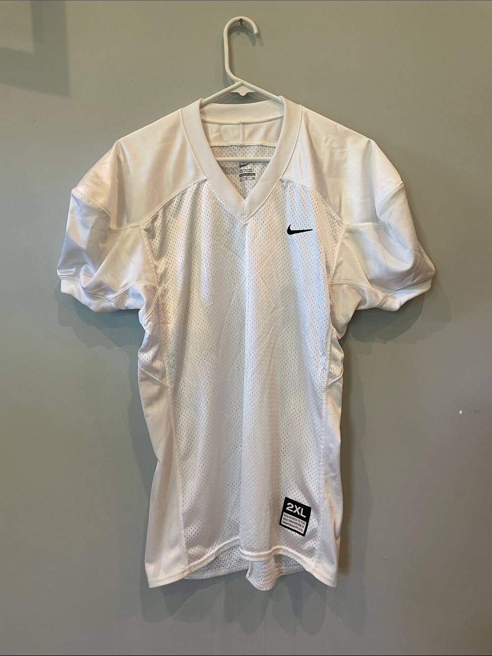 Nike White Men's Mesh V-Neck Football Jersey xxl like new